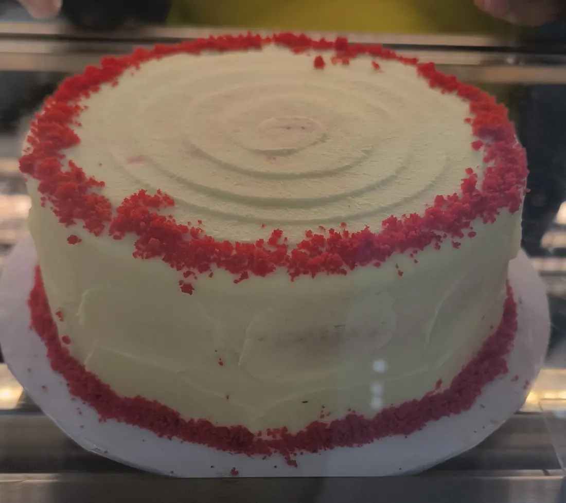 Red velvet cake with a crumb edge
